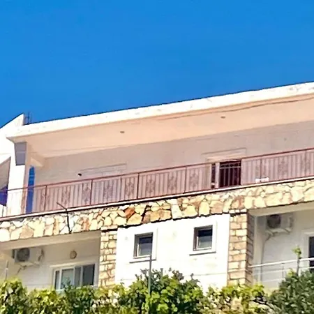 Apartamento Dhrami