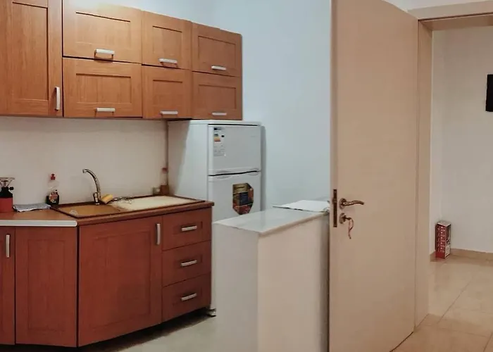 Dhrami Apartamento Qeparo